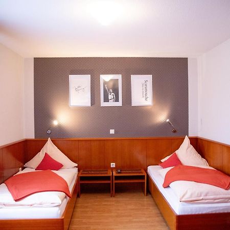 Kleines Hotel Westhus ドルペン エクステリア 写真