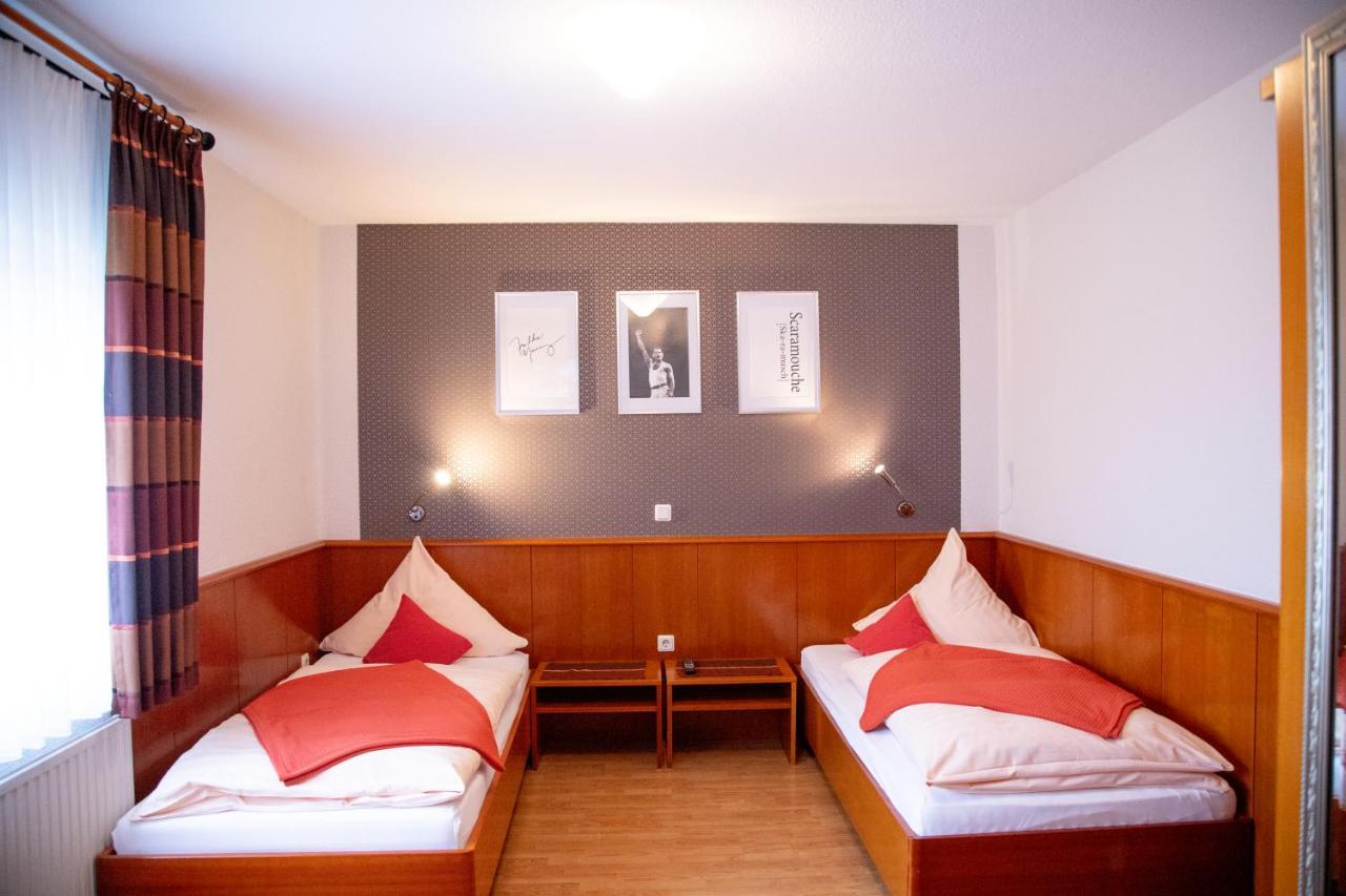 Kleines Hotel Westhus ドルペン エクステリア 写真