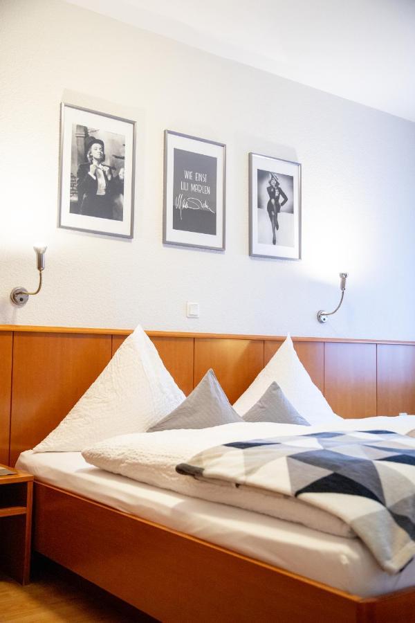 Kleines Hotel Westhus ドルペン エクステリア 写真