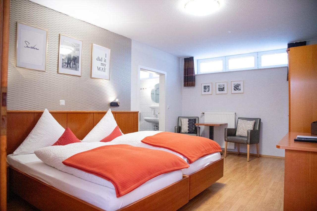 Kleines Hotel Westhus ドルペン エクステリア 写真
