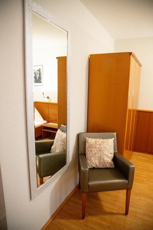 Kleines Hotel Westhus ドルペン エクステリア 写真