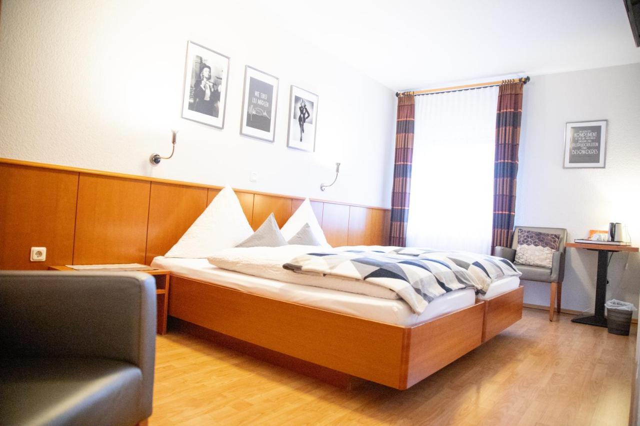 Kleines Hotel Westhus ドルペン エクステリア 写真