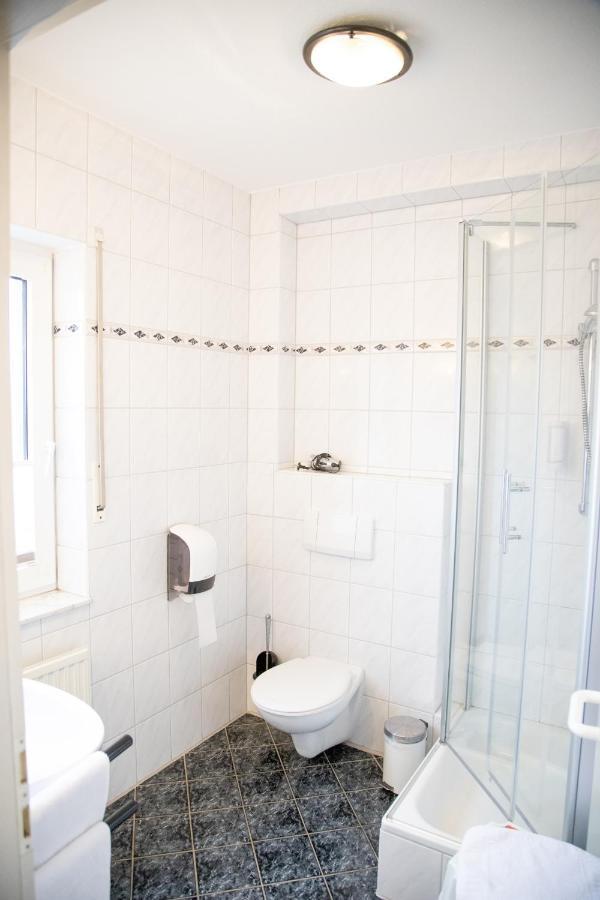 Kleines Hotel Westhus ドルペン エクステリア 写真